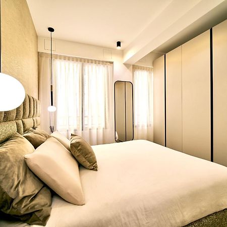 Picasso Golden House Next To Duomo Apartment มิลาน ภายนอก รูปภาพ